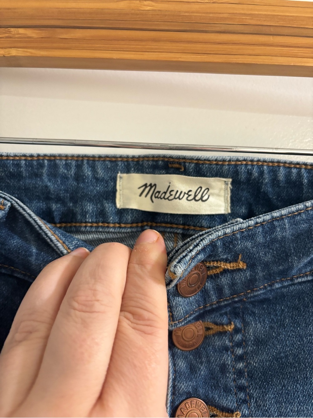 Madewell 10” High Rise Skinny Button-Fly Skinny Jeans in Medium Blue Wash - Picture 4 of 7